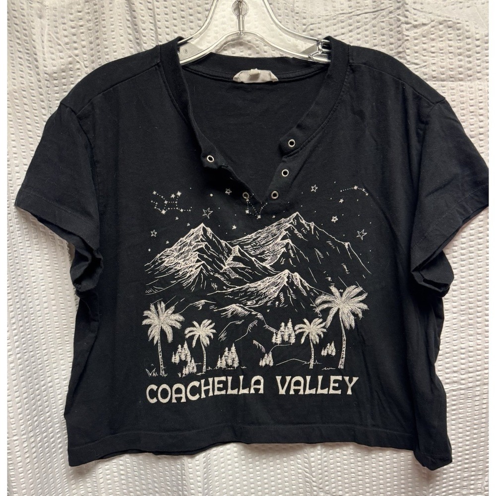 Love & Lazy Days Women's SZ XL Black‎ Coachella Valley Print Crop Tee Palm Hills